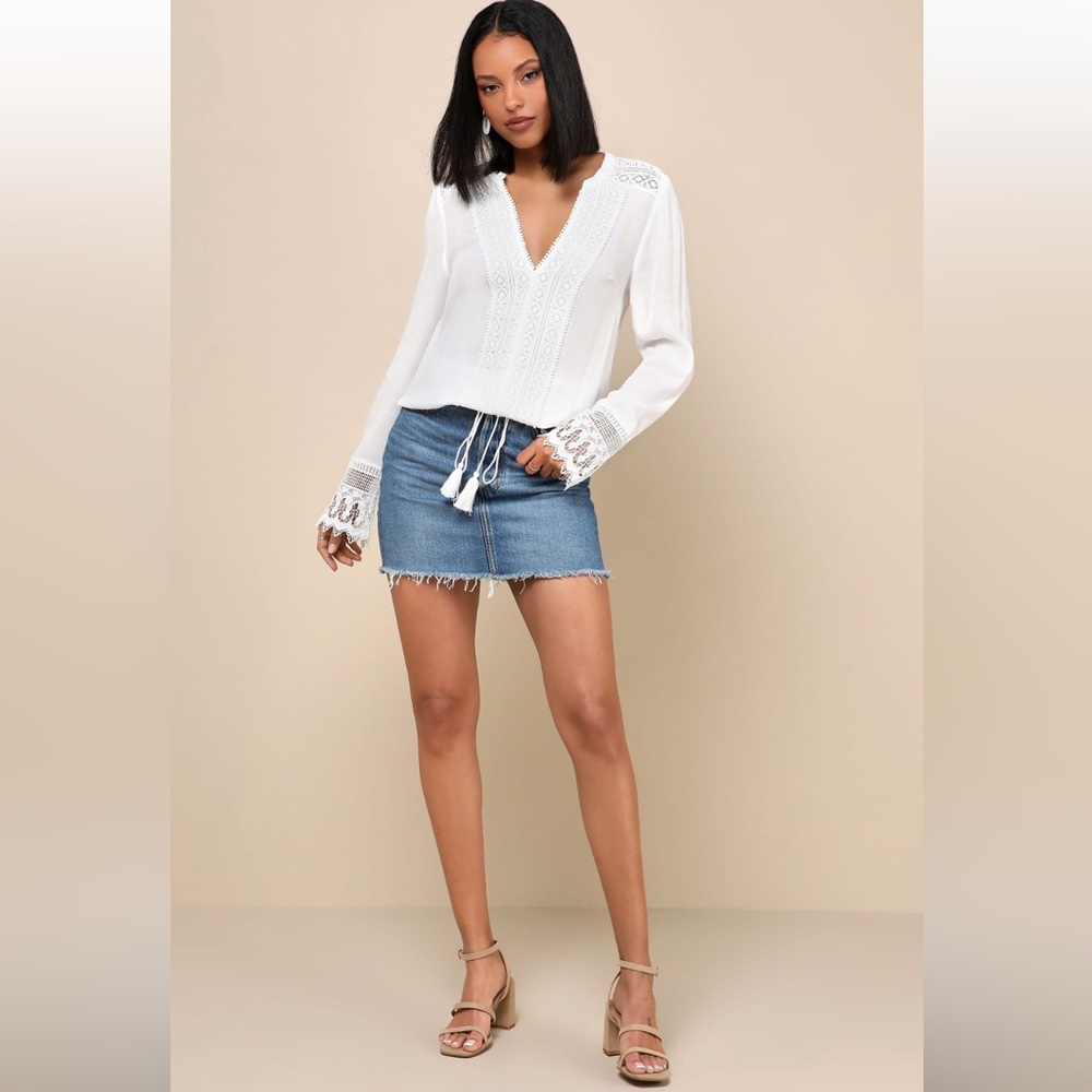 Lulu's White Lace Trim V-Neck Blouse Bali Daydream Long Sleeve Top - Size M NWT